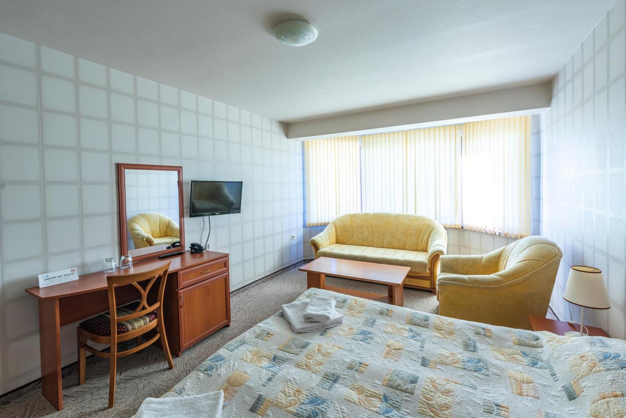 Семеен Хотел Кристал Smolyan Kamer foto