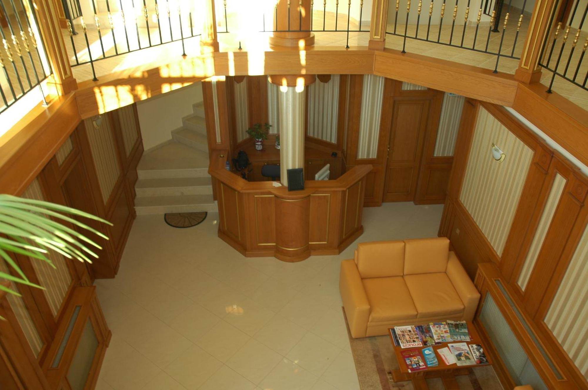 Семеен Хотел Кристал Smolyan Buitenkant foto