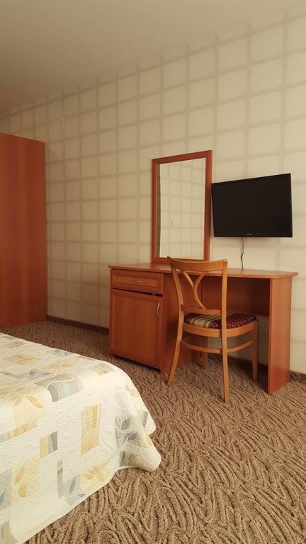 Семеен Хотел Кристал Smolyan Kamer foto