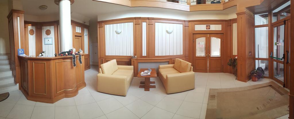 Семеен Хотел Кристал Smolyan Buitenkant foto