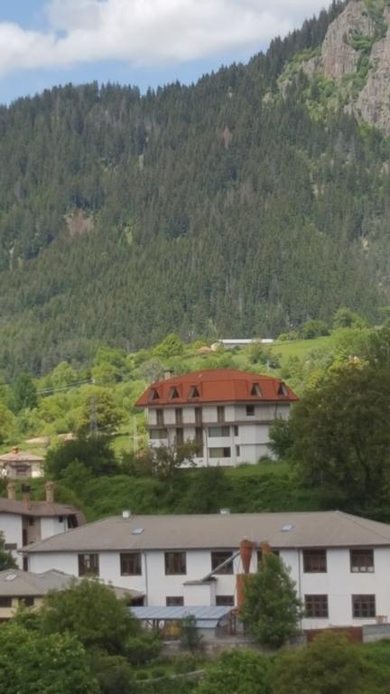 Семеен Хотел Кристал Smolyan Buitenkant foto