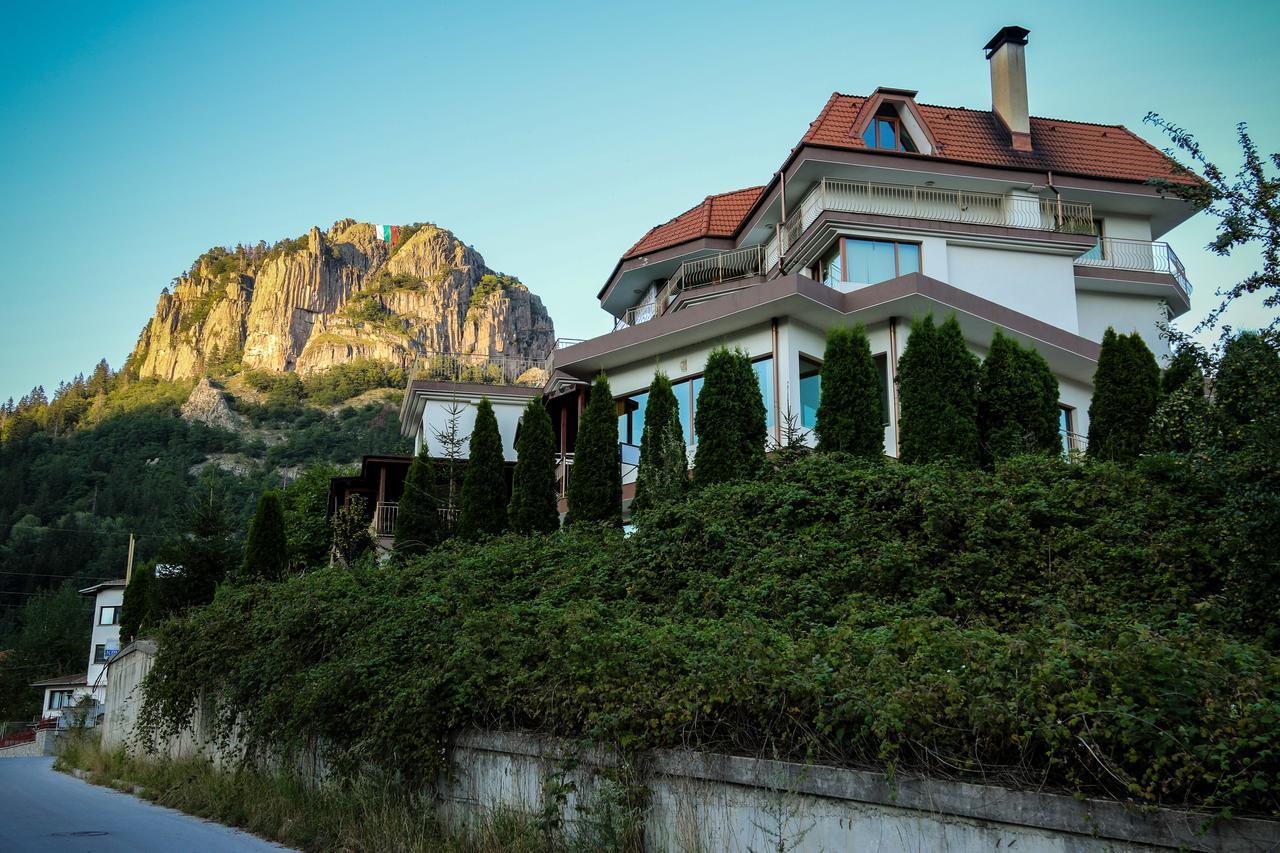 Семеен Хотел Кристал Smolyan Buitenkant foto