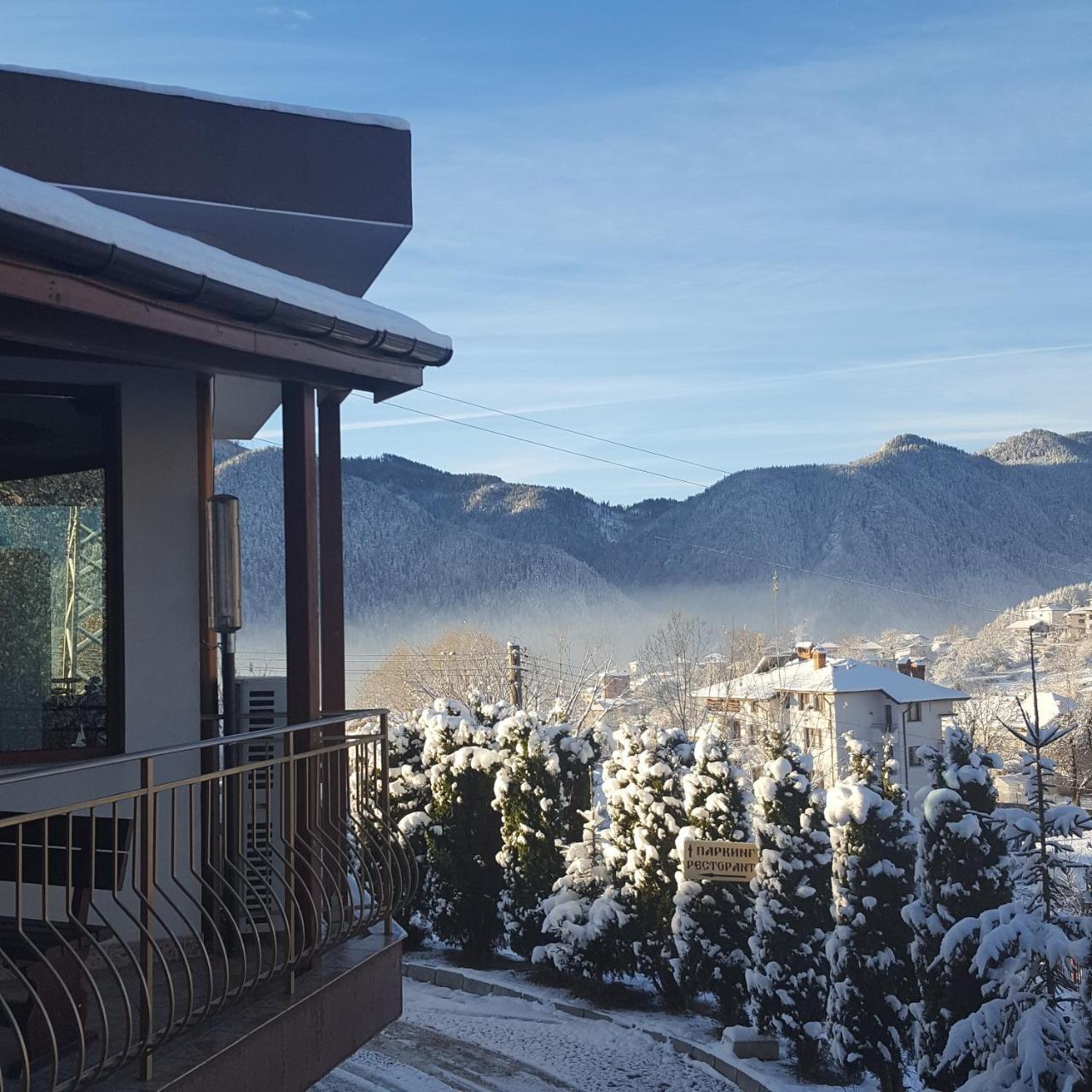 Семеен Хотел Кристал Smolyan Buitenkant foto